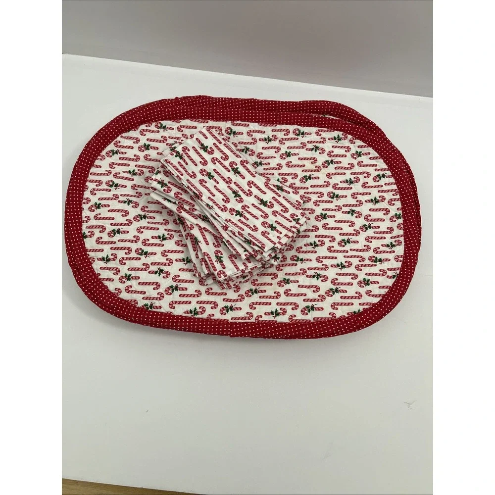 Christmas‎ Placemat And Napkin Set/24 Candy Cane Quilted Stains Vtg SKU 1229